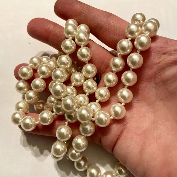 4 for $20 Sale Vintage RMN Faux Pearl Necklace - Picture 6 of 7